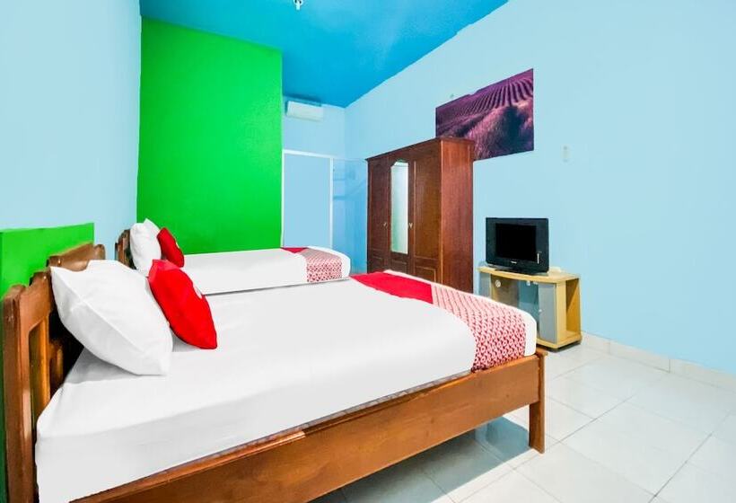 בית מלון כפרי Oyo 91861 Pemuda Kemuning Guest House