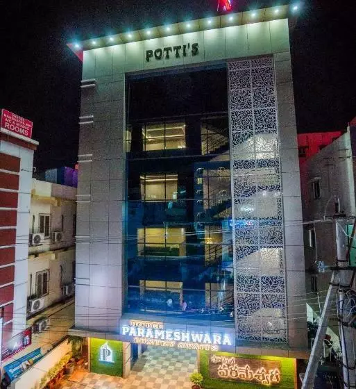 ホテル Parameshwara Luxury Awaits