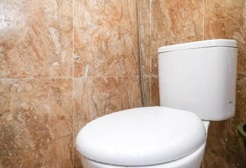 Hotelli Reddoorz Plus At Lovina Inn Tonrangeng River Side