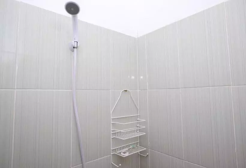 Hotelli Reddoorz Plus At Lovina Inn Tonrangeng River Side