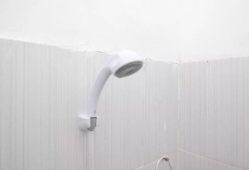 Hotelli Reddoorz Plus At Lovina Inn Tonrangeng River Side