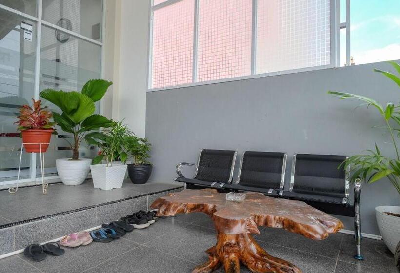 בית מלון כפרי Reddoorz Plus At Lovina Inn Tonrangeng River Side