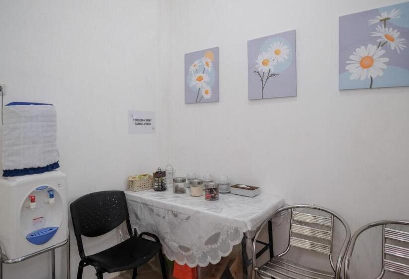 בית מלון כפרי Reddoorz Plus At Lovina Inn Tonrangeng River Side