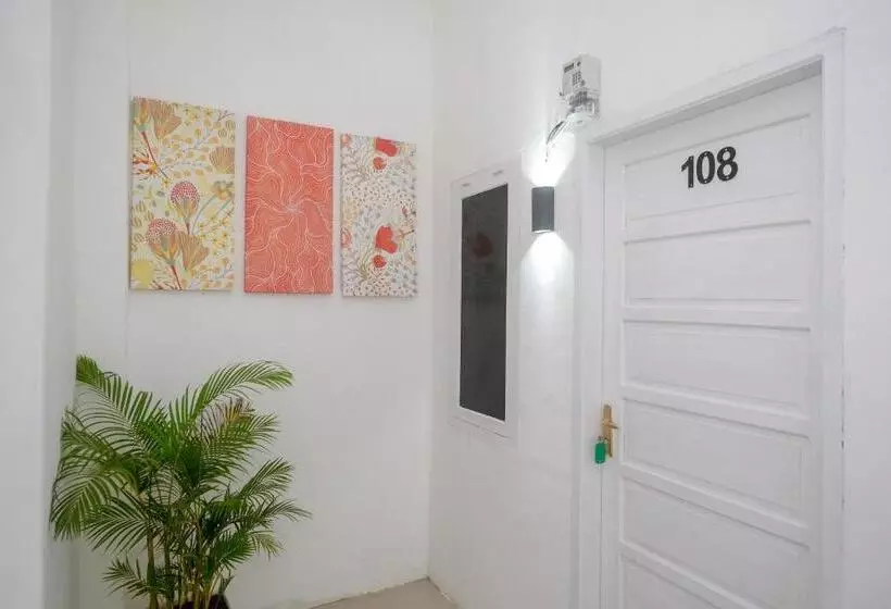 Hotelli Reddoorz Plus At Lovina Inn Tonrangeng River Side