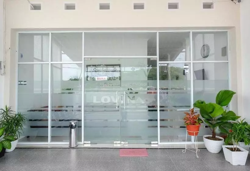 Hotelli Reddoorz Plus At Lovina Inn Tonrangeng River Side