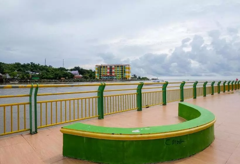 Hotelli Reddoorz Plus At Lovina Inn Tonrangeng River Side