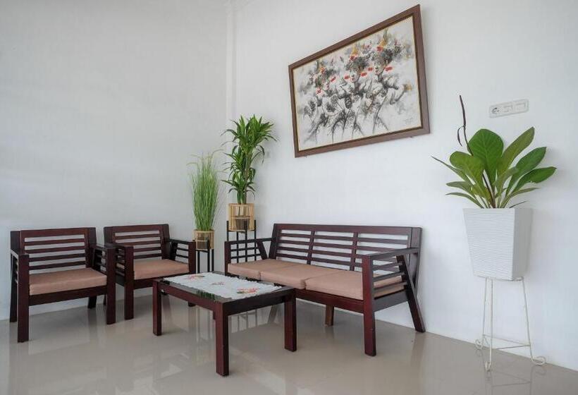 בית מלון כפרי Reddoorz Plus At Lovina Inn Tonrangeng River Side