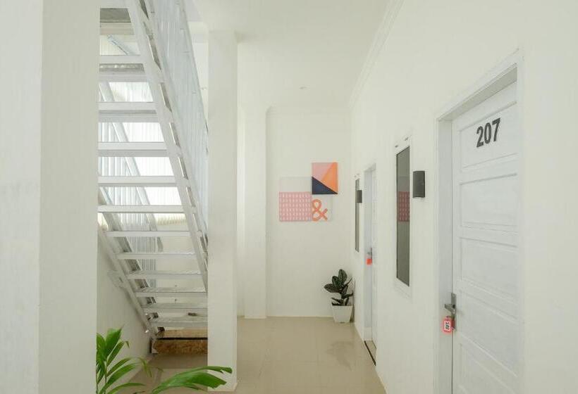 בית מלון כפרי Reddoorz Plus At Lovina Inn Tonrangeng River Side