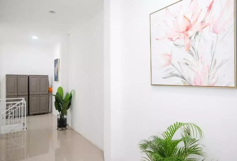 Hotelli Reddoorz Plus At Lovina Inn Tonrangeng River Side