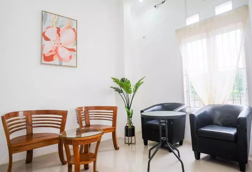 Hotelli Reddoorz Plus At Lovina Inn Tonrangeng River Side