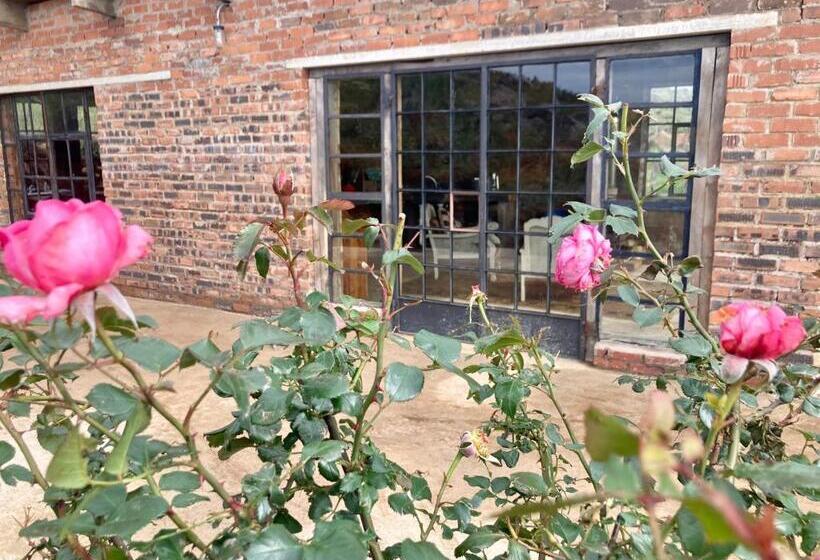 호텔 Rose Mountain Cottage