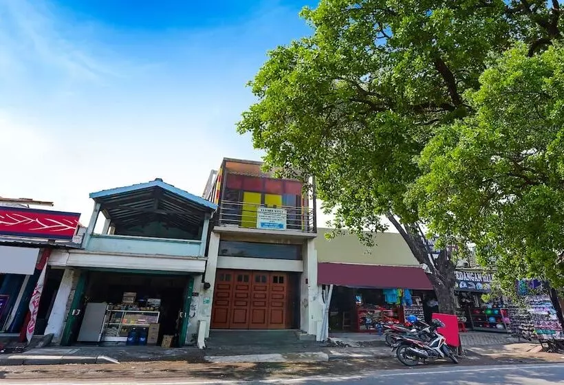 Hotelli Spot On 91856 Griya Gedangan Syariah