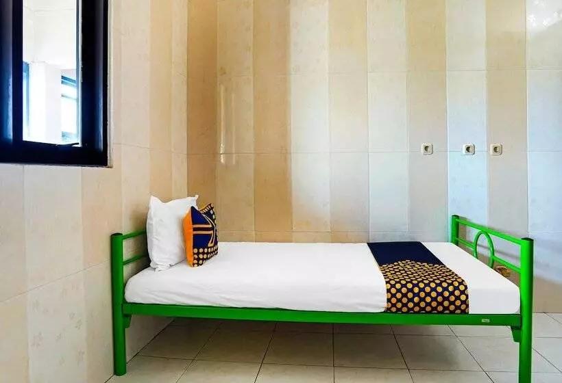 Hotelli Spot On 91856 Griya Gedangan Syariah