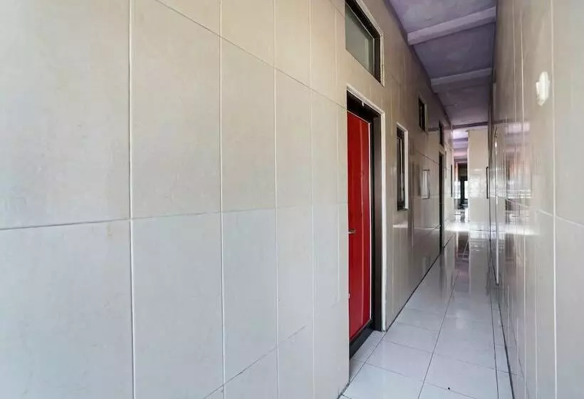 Hotelli Spot On 91856 Griya Gedangan Syariah