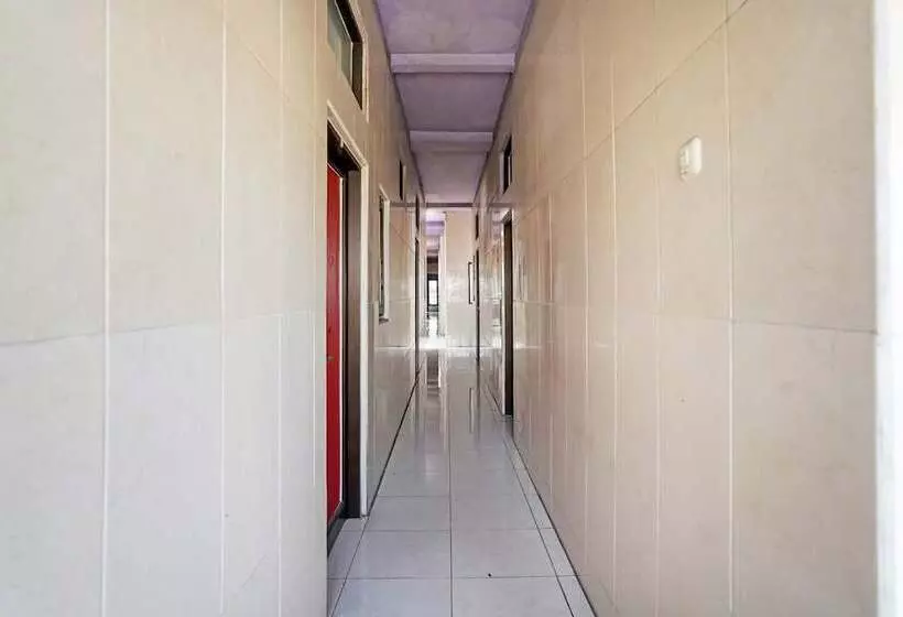 Hotelli Spot On 91856 Griya Gedangan Syariah