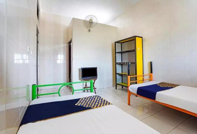 Hotelli Spot On 91856 Griya Gedangan Syariah