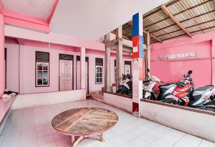 ホテル Spot On 91858 Raja Homestay Syariah