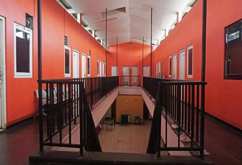 Hotelli Spot On 91860 Amazon Homestay Syariah 2