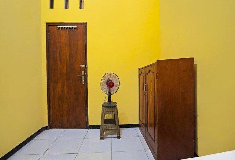 בית מלון כפרי Spot On 91869 Insan Mulia Kost Syariah