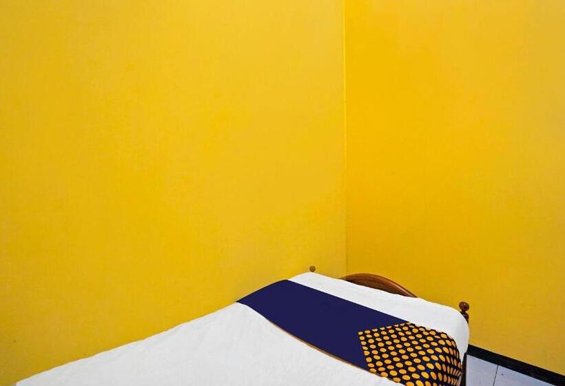 בית מלון כפרי Spot On 91869 Insan Mulia Kost Syariah