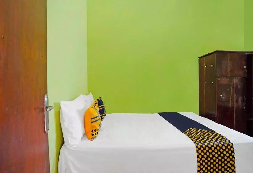Hotelli Spot On 91869 Insan Mulia Kost Syariah