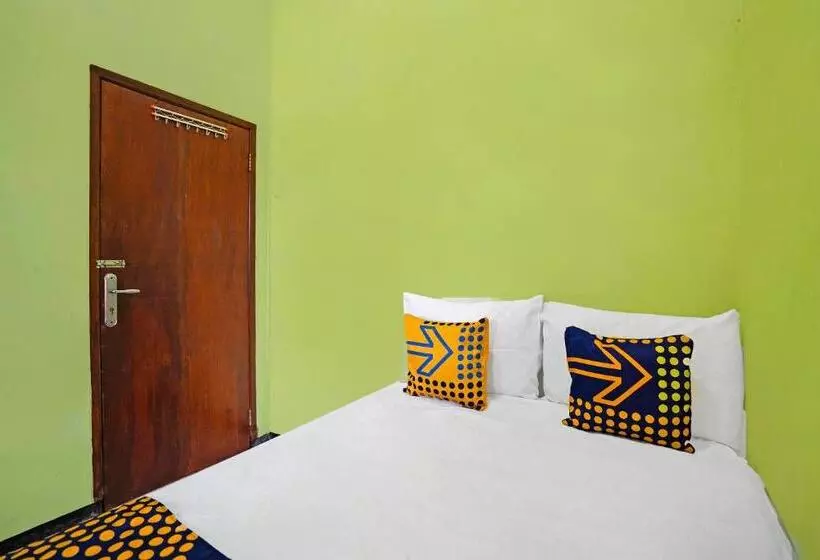 Hotelli Spot On 91869 Insan Mulia Kost Syariah