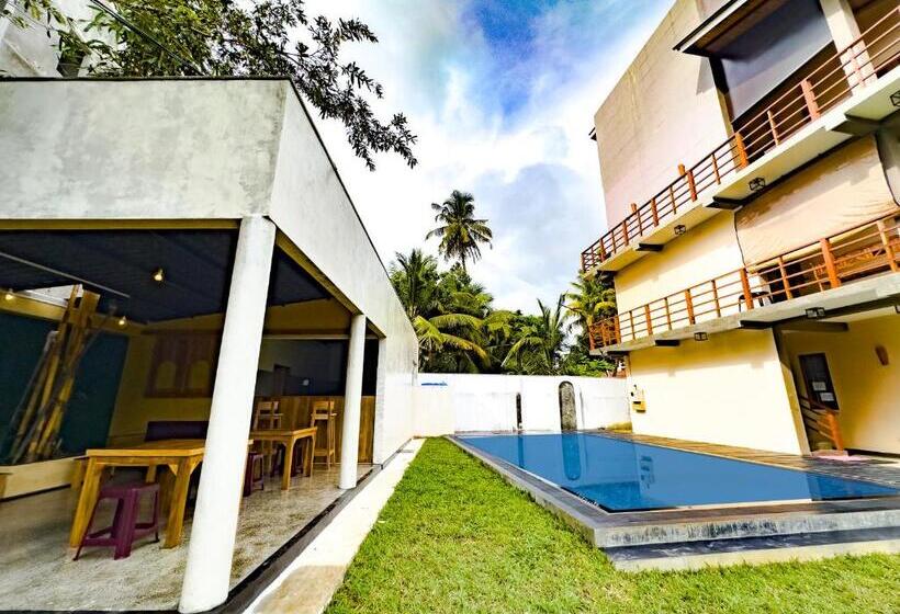 Отель Tropical Villa Weligama