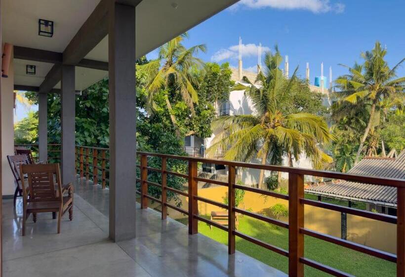 Отель Tropical Villa Weligama