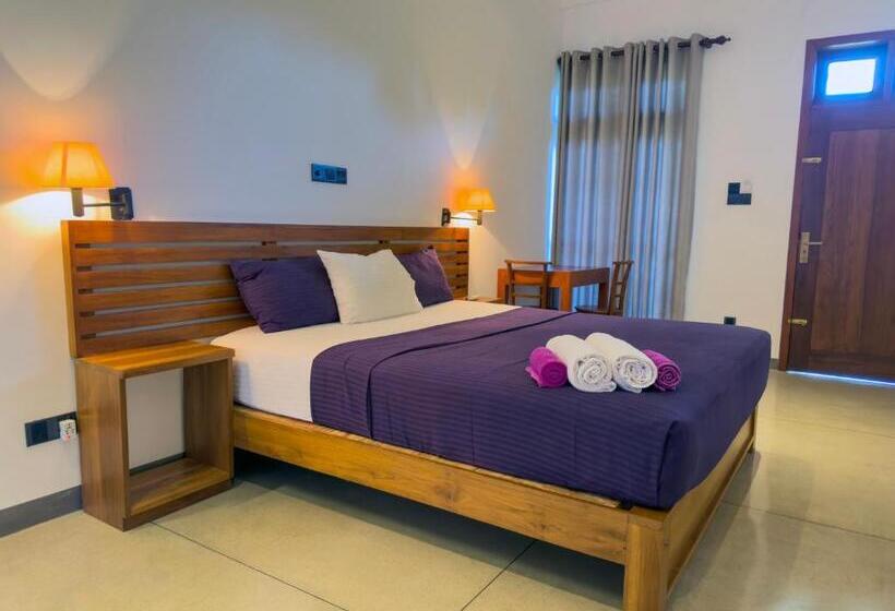Отель Tropical Villa Weligama