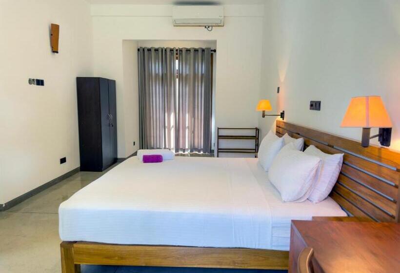 Отель Tropical Villa Weligama