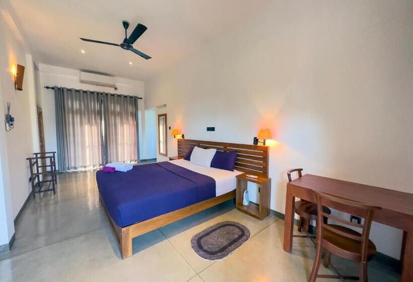 Отель Tropical Villa Weligama