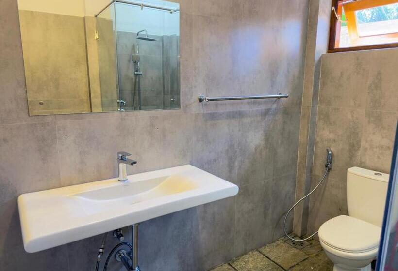 Отель Tropical Villa Weligama