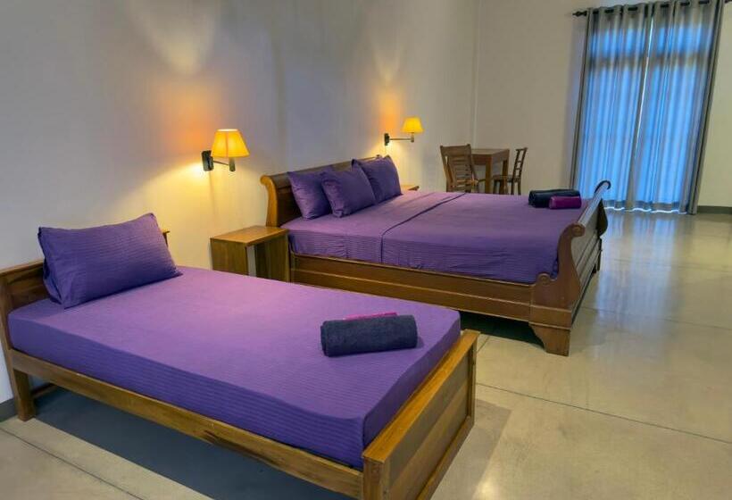 Отель Tropical Villa Weligama