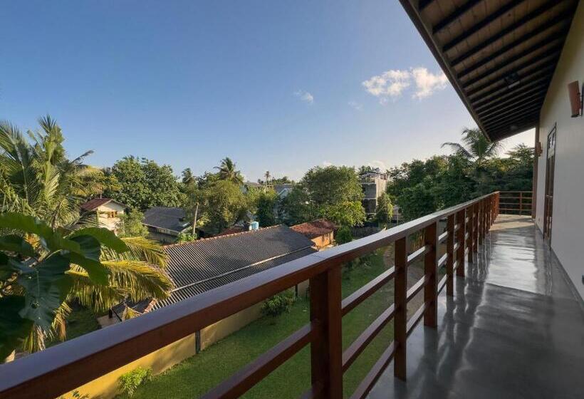 Отель Tropical Villa Weligama