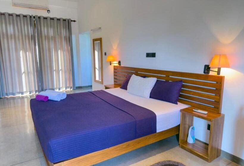 Отель Tropical Villa Weligama
