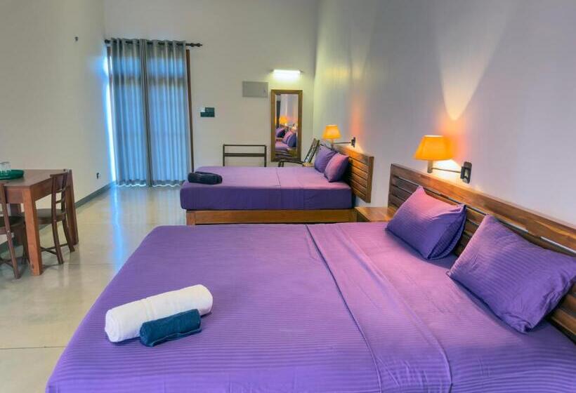 Отель Tropical Villa Weligama