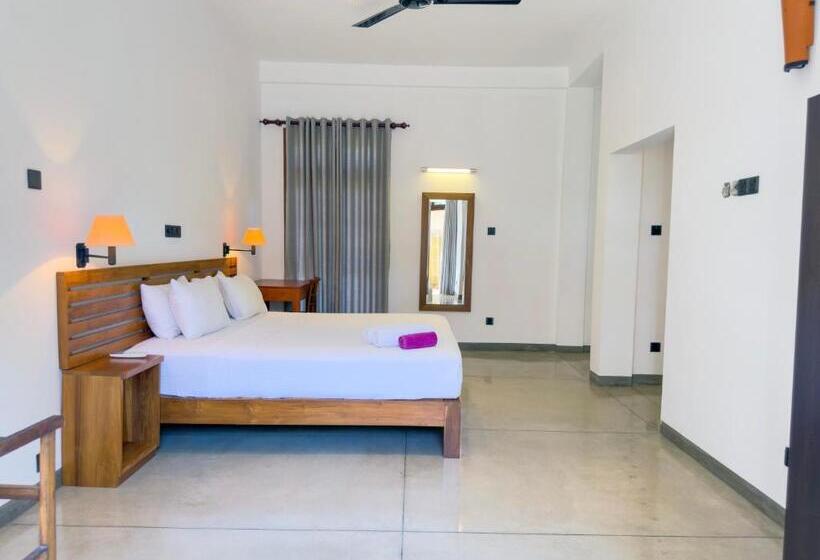 Отель Tropical Villa Weligama