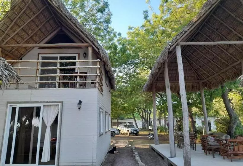Majatalo Popoyo Surfcamp