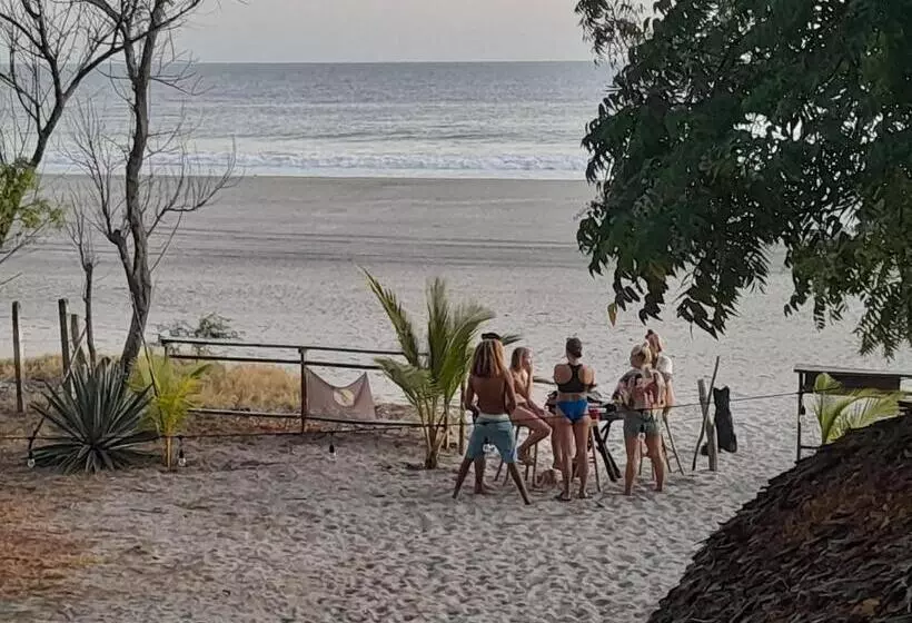 Majatalo Popoyo Surfcamp