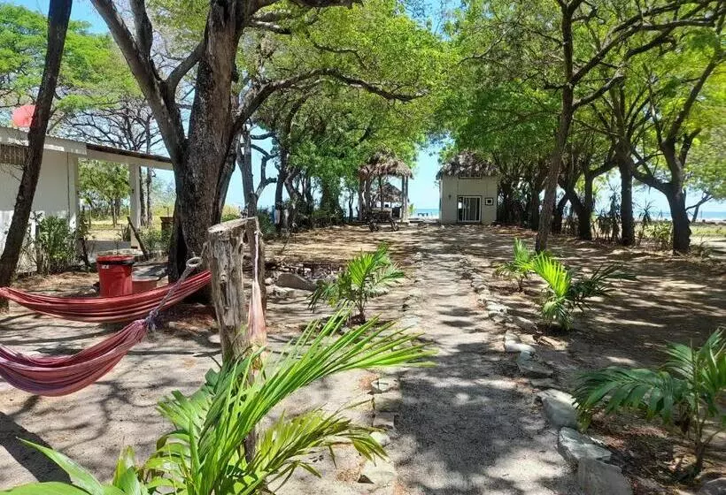 Majatalo Popoyo Surfcamp