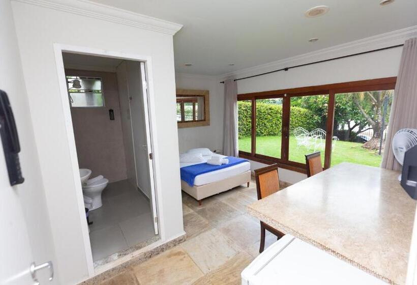 Пансион Pousada Wafeh Pampulha Suítes