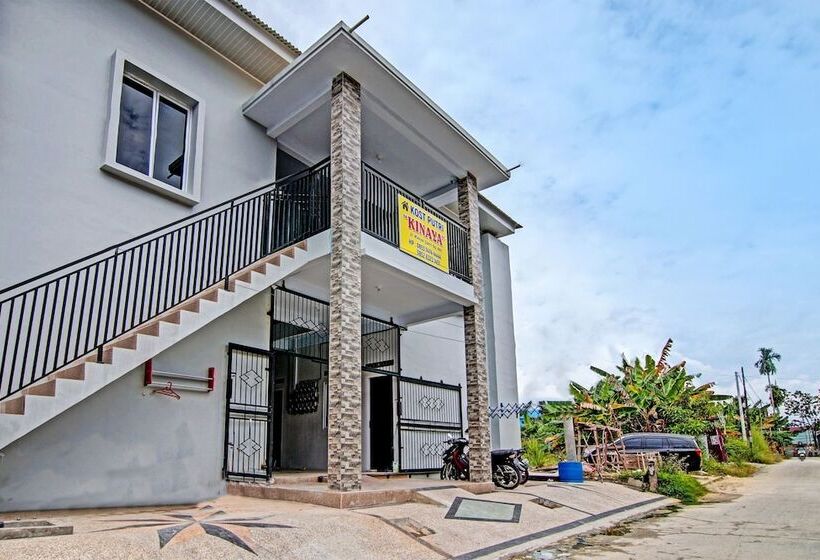 בית מלון כפרי Spot On 91847 Rumah Singgah Kinaya Syariah