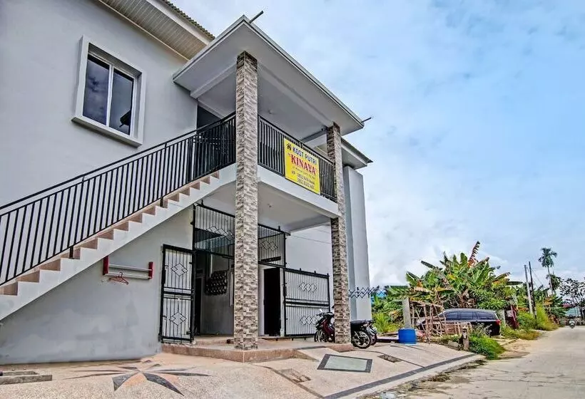 Hotelli Spot On 91847 Rumah Singgah Kinaya Syariah