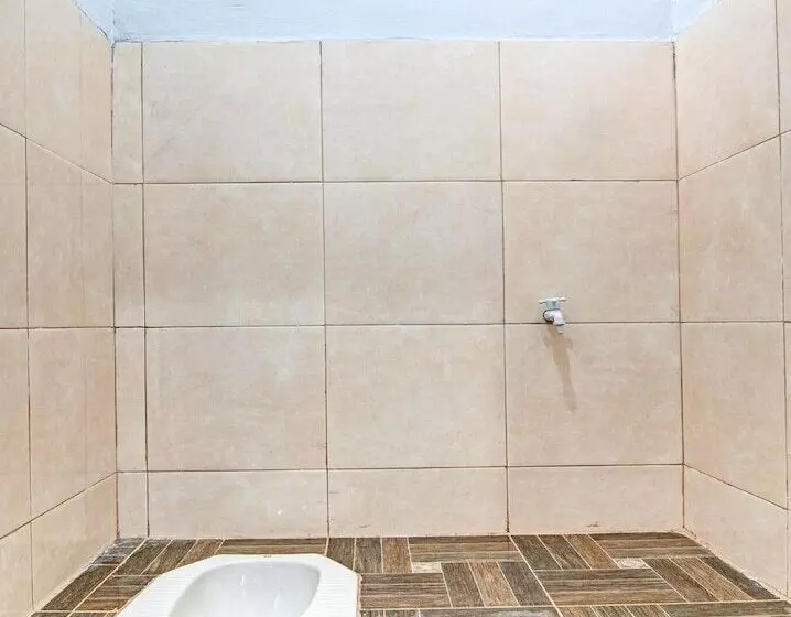 Hotelli Spot On 91847 Rumah Singgah Kinaya Syariah