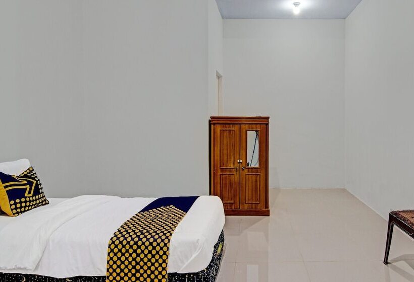 בית מלון כפרי Spot On 91847 Rumah Singgah Kinaya Syariah