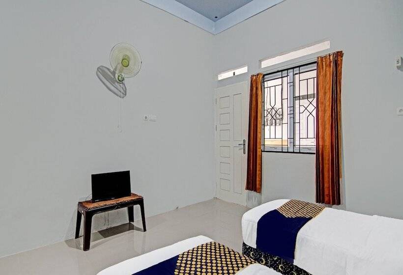 בית מלון כפרי Spot On 91847 Rumah Singgah Kinaya Syariah