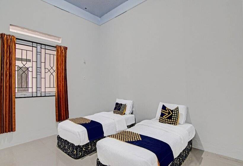 בית מלון כפרי Spot On 91847 Rumah Singgah Kinaya Syariah