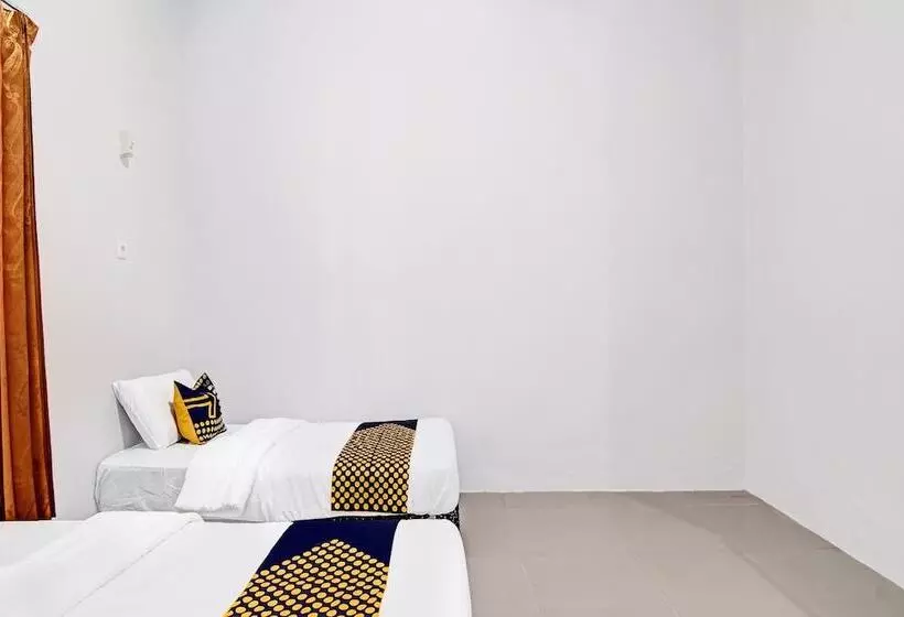 Hotelli Spot On 91847 Rumah Singgah Kinaya Syariah