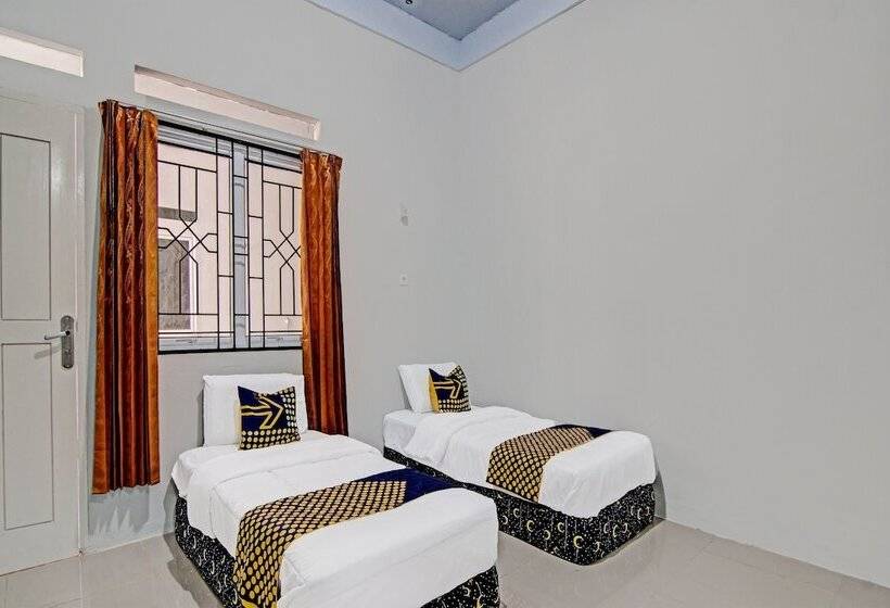 בית מלון כפרי Spot On 91847 Rumah Singgah Kinaya Syariah