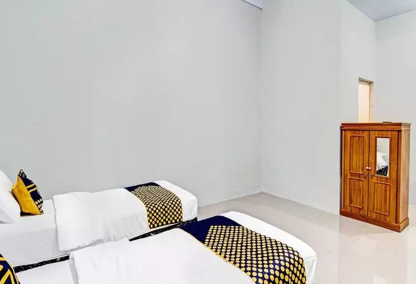 Hotelli Spot On 91847 Rumah Singgah Kinaya Syariah